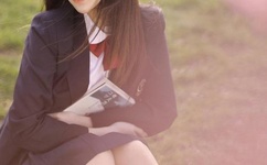 把腿再抬高一点就能吃到扇贝了